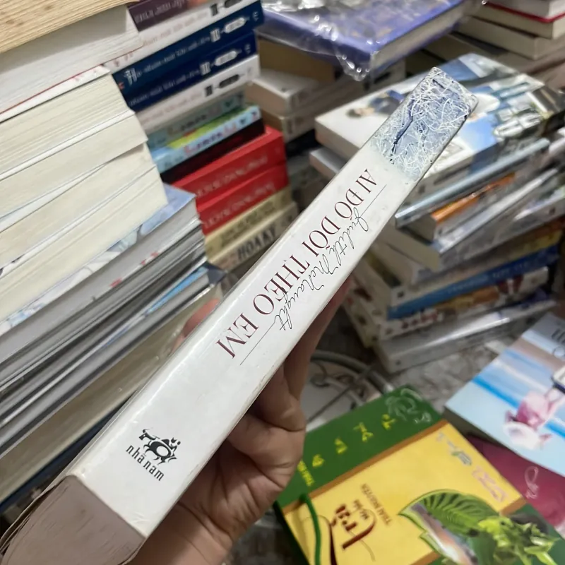 (tiểu thuyết lãng mạn) - Ai đó dõi theo em - Judith McNaught 1004406