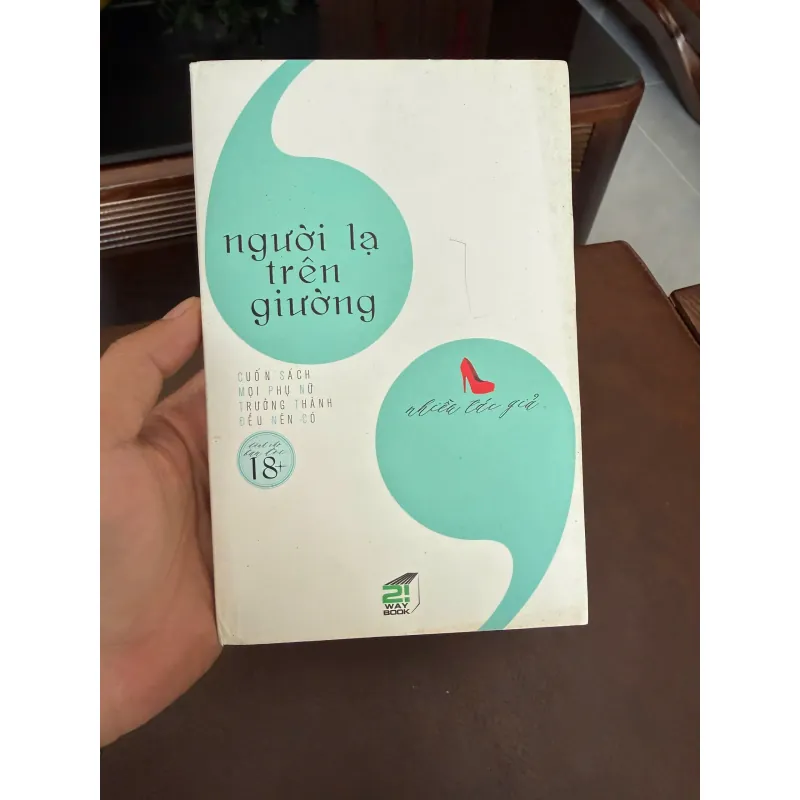 “Người Lạ Trên Giường”- K5 1035095