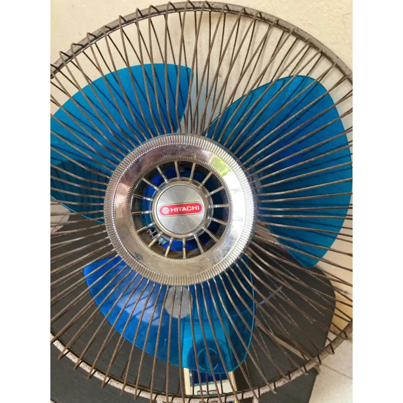 Quạt Nhật treo tường Hitachi cổ cánh đẹp 788962