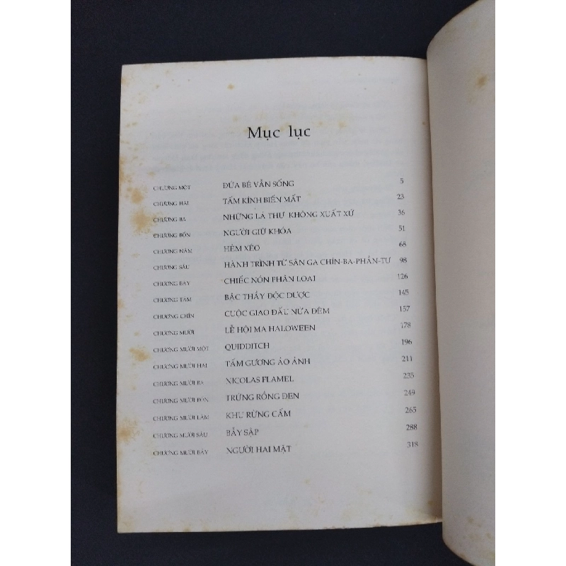 Harry Potter và hòn đá phù thuỷ J. K. Rowling mới 70% ố vàng 2016 HCM1511 918006