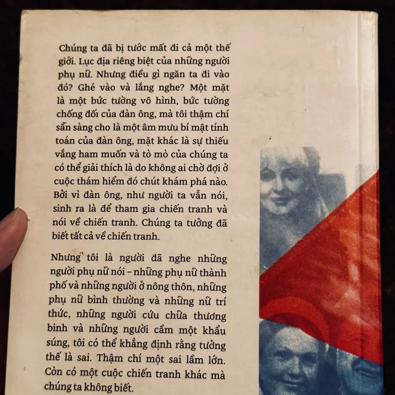 Chiến tranh không có một khuôn mặt phụ nữ (bản in đầu) 721052