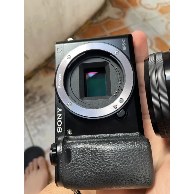 body sony a6000 kèm 1 pin 1 sạc dây đeo 607319