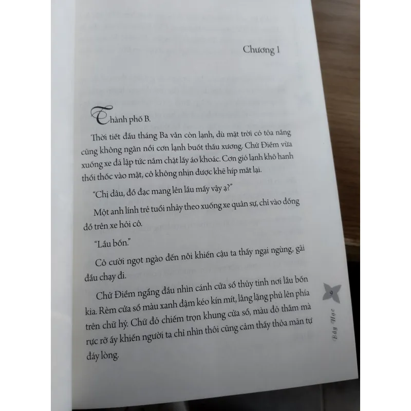cuốn tiểu thuyết "Bầy Hạc" của tác giả Scotland Chiết Nhĩ Miêu.  997165