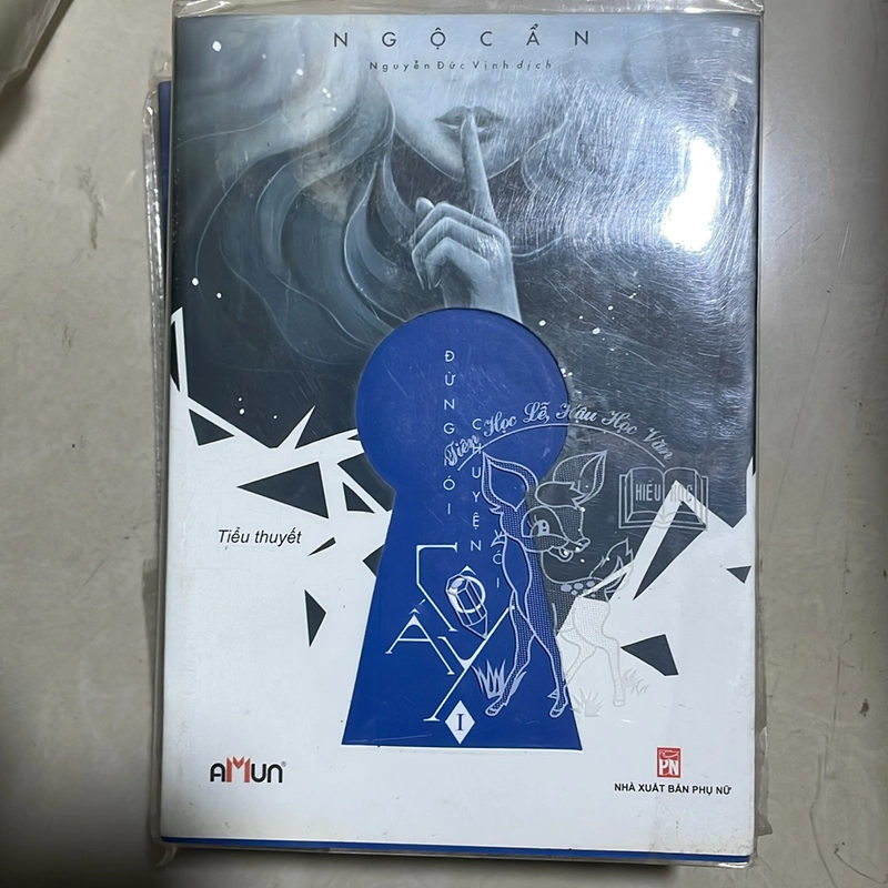 Đừng nói chuyện với cô ấy - Ngộ Cẩn 525084