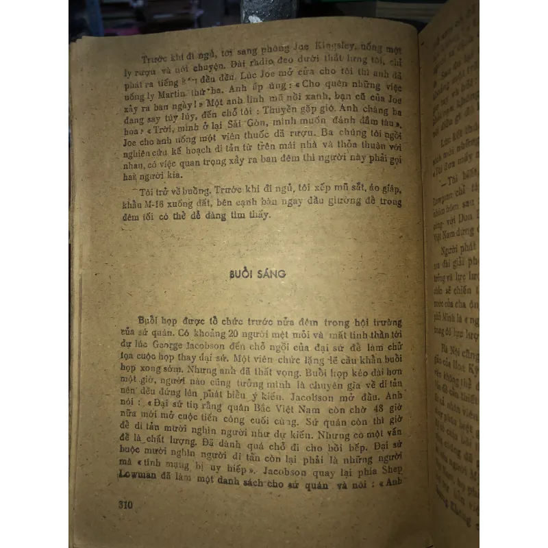 Cuộc tháo chạy tán loạn - Frank Snepp  798922