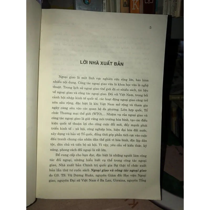 Ngoại giao và công tác ngoại giao - GS. TS. Vũ Dương Huân 681328