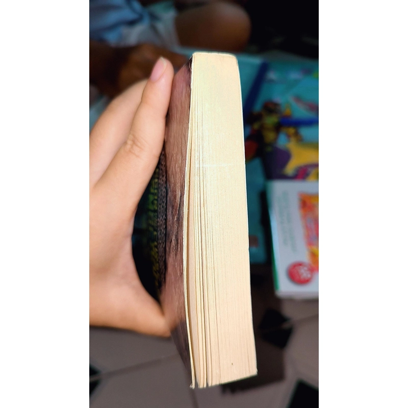 Suzanne Collins - Warmbloods (tác giả Đấu trường sinh tử) 495430