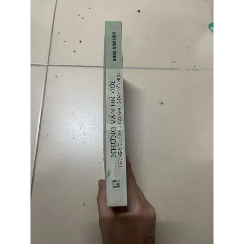 Những vấn đề mới trong nghiên cứu và giảng dạy văn học (c43) 974361
