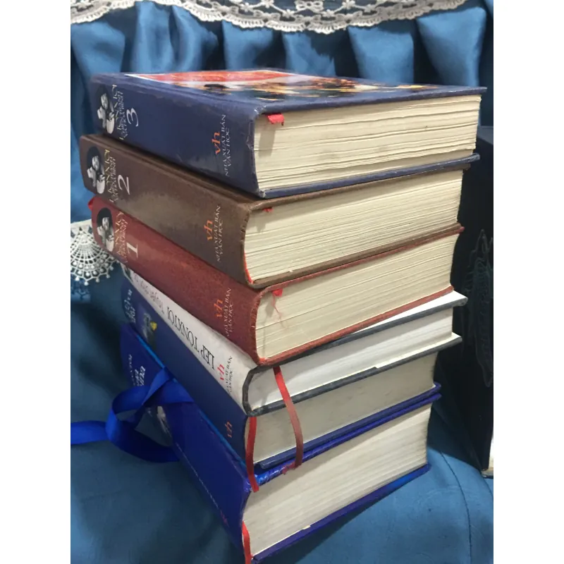 Bộ tác phẩm: Chiến tranh và hoà bình, Anna Karenina, phục sinh, truyện ngắn 926552