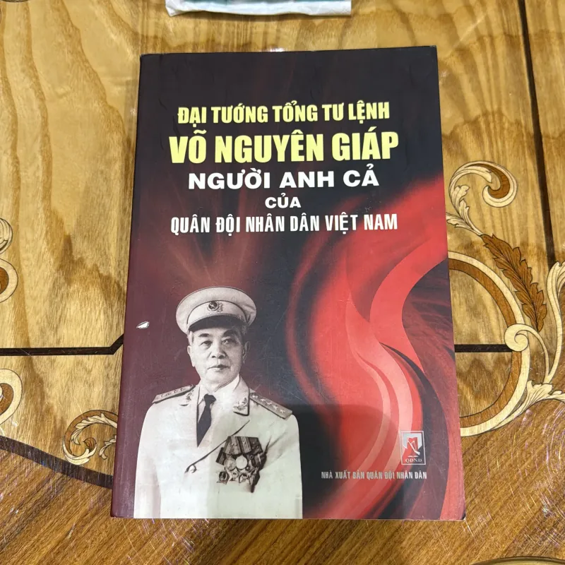 ĐẠI TƯỚNG TỔNG TƯ LỆNH VÕ NGUYÊN GIÁP NGƯỜI ANH CẢ CỦA QĐND VIỆT NAM 801758