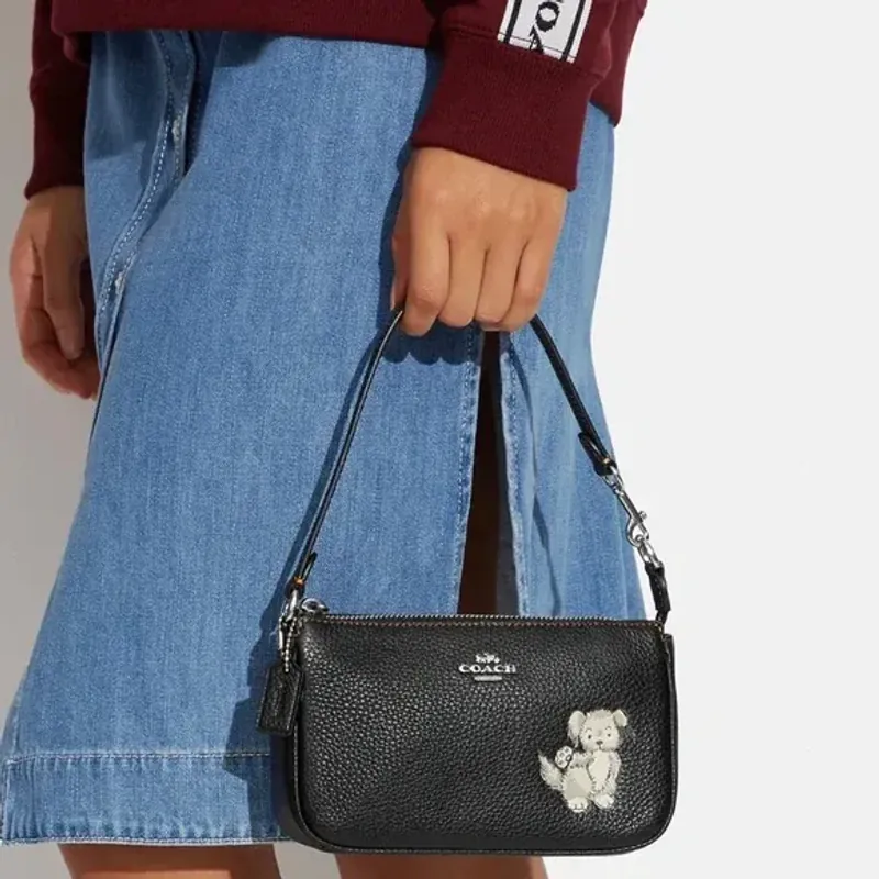 Túi xách Coach mini da phối họa tiết hoạt hình màu đen 595811