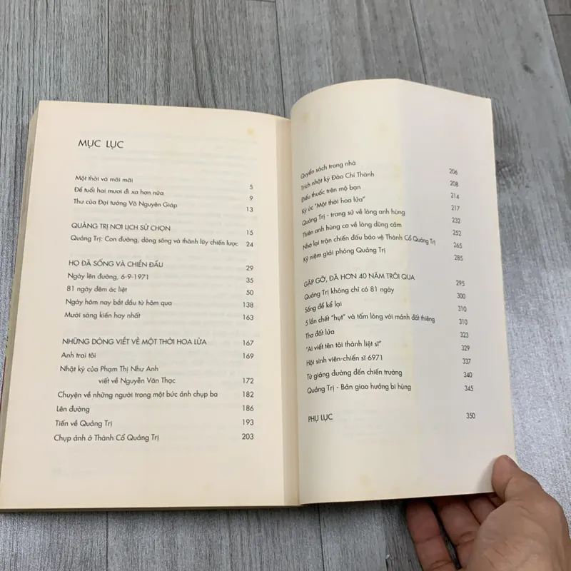 Một thời hoa lửa, một thế hệ làm nền huyền thoại. 3a5 717406