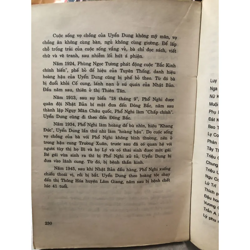 Các bà hoàng phi Trung Quốc - Long Cương và Khổng Đức dịch 971805