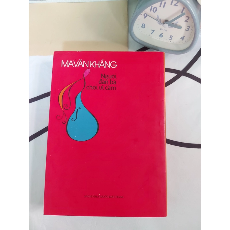 NGƯỜI ĐÀN BÀ CHƠI VĨ CẦM - MA VĂN KHÁNG 478354