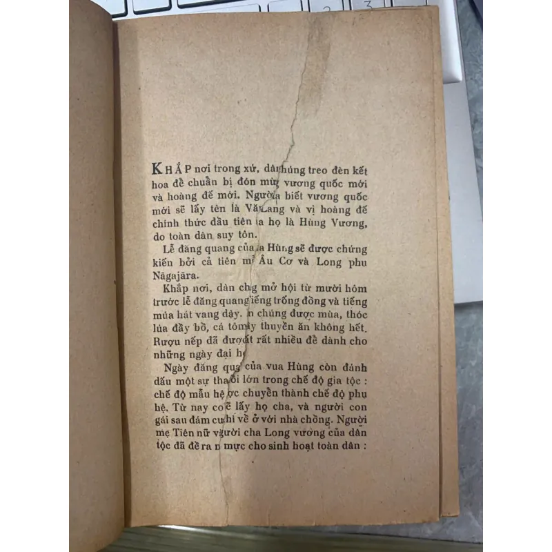 VĂN LANG DỊ SỬ - NGUYỄN LANG 601772