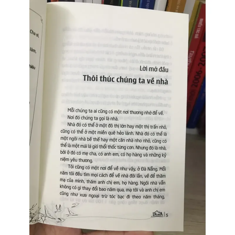 VỀ NHÀ - Tuyển tập tản văn hay nhất 706361