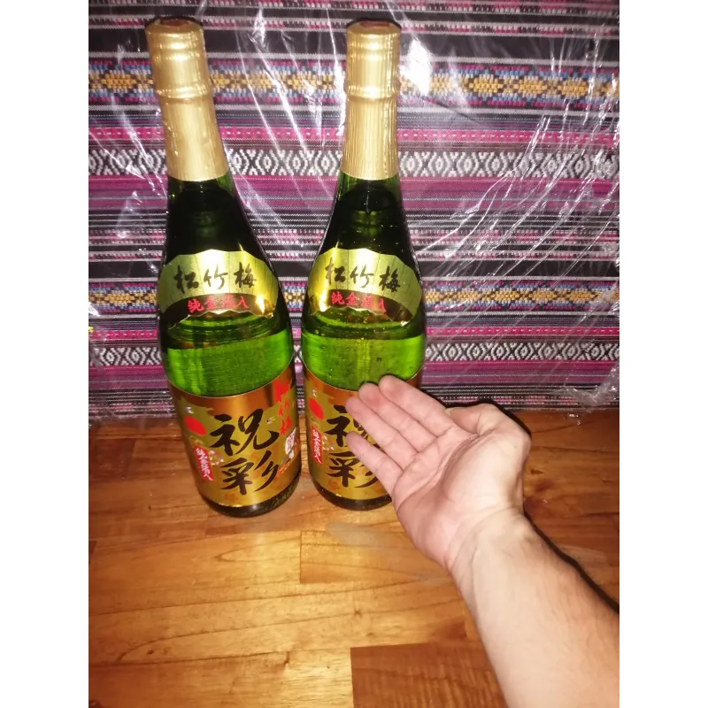 Rượu sake Nhật Bản chai 1800ml vảy vàng 996294
