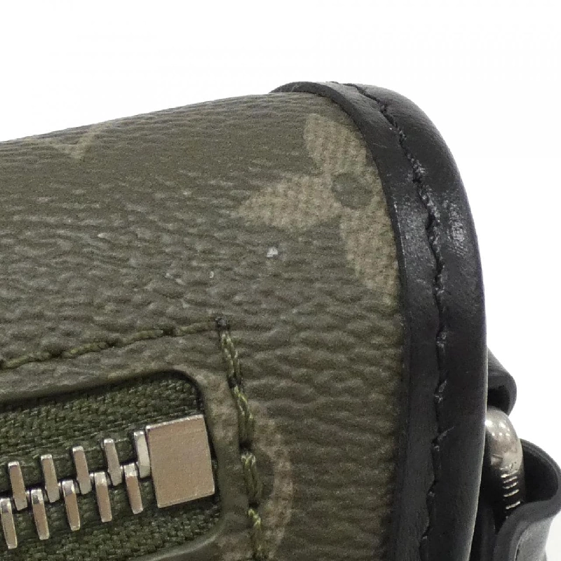 Túi đeo vai Louis Vuitton Pulse Wearable Wallet M12618 610879