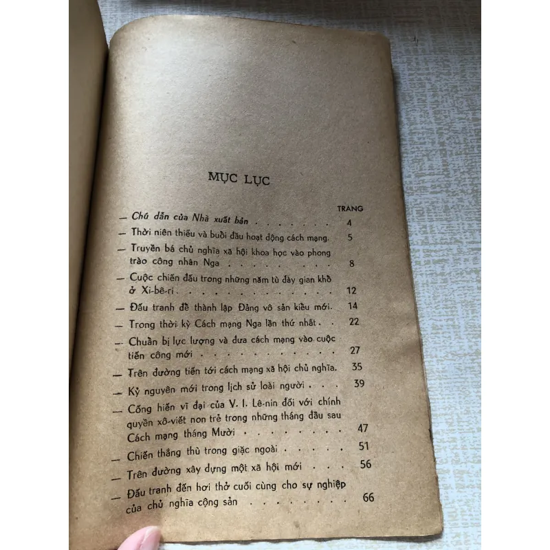 Đời hoạt động cách mạng của Lê-Nin vĩ đại 961374