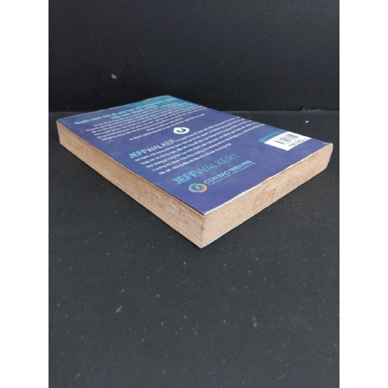 Tung sản phẩm mới 70% ố vàng rách gáy có chữ ký trang đầu 2017 HCM2811 Jeff Walker MARKETING KINH DOANH 917959