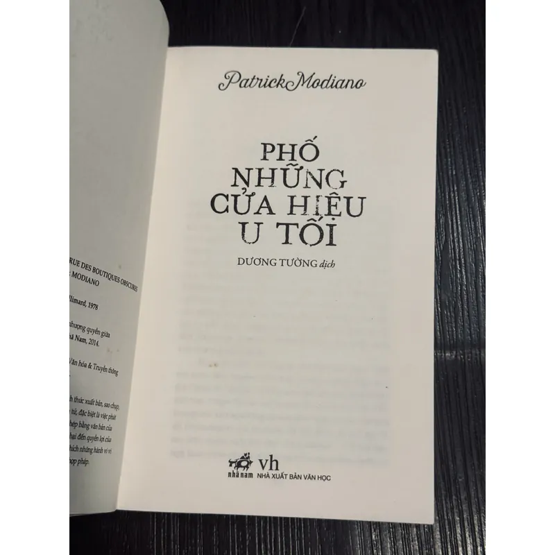 Phố cửa hiệu u tối 604186