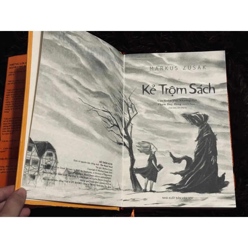 Kẻ trộm sách (bìa cứng)  1000109