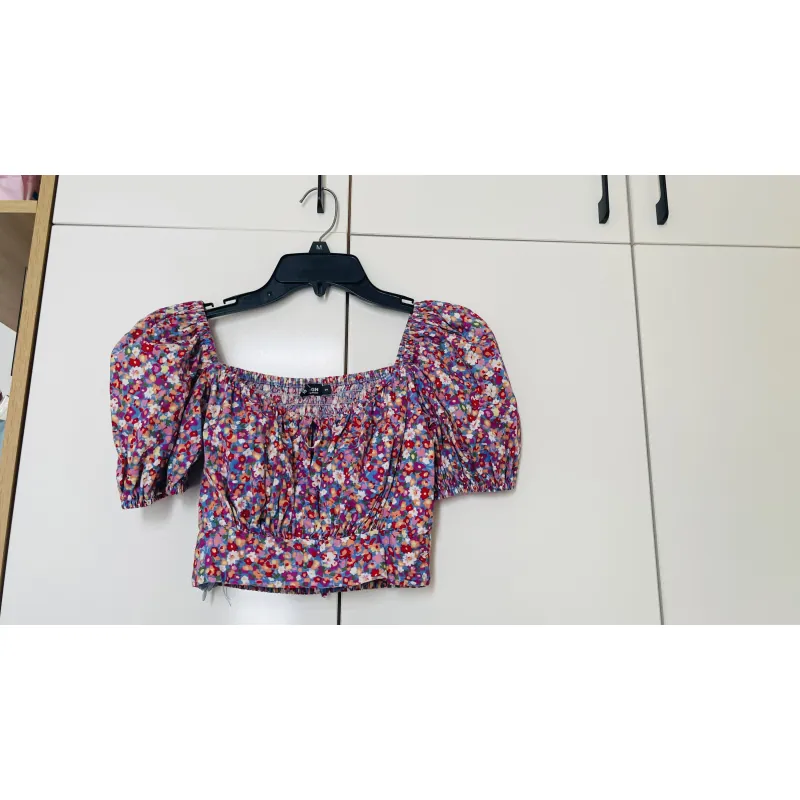 Áo nữ kiểu, croptop, size S, còn mới 1012716