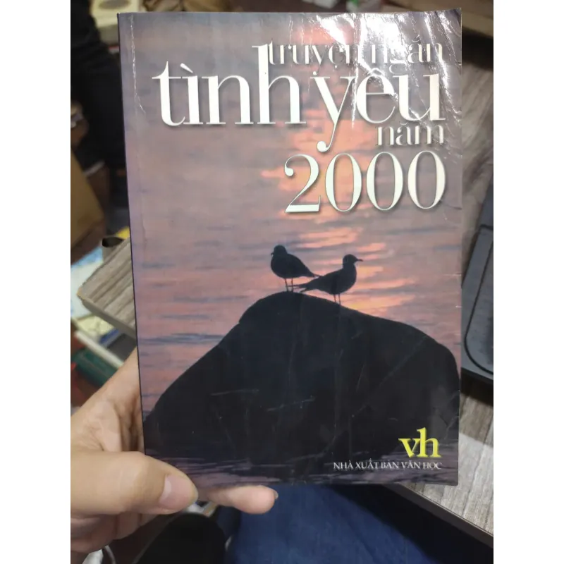 Sách: Truyện ngắn tình yêu năm 2000 (B1) Tác giả: Nhiều tác giả 696635