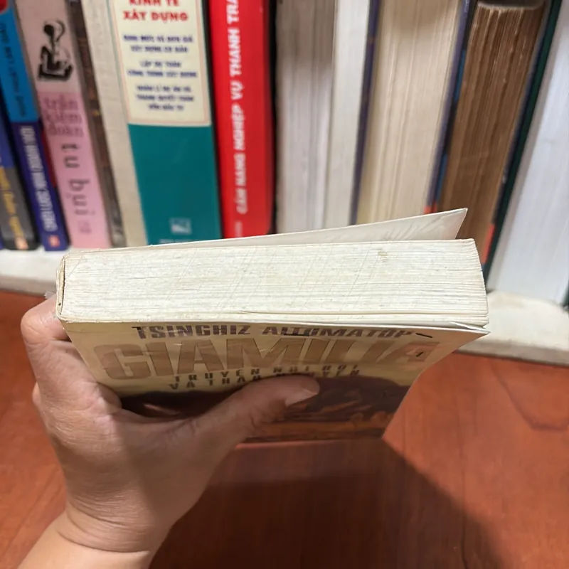 I Văn Học Nước Ngoài: GIAMILIA _ Chuyện Núi Đồi Và Thảo Nguyên - TSINGHIZ AITƠMATỐP - 2001 781598