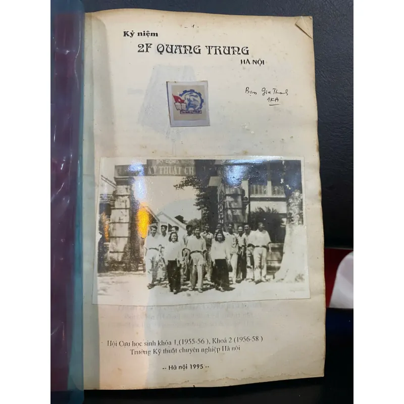 Kỷ niệm của Hội Cựu học sinh khóa 1 (1955-1956) và khóa 2 (1956-1958). 936223