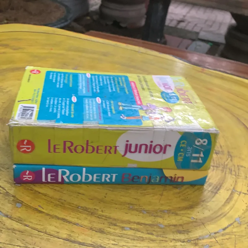 DICTIONNAIRE LE ROBERT  BENJAMIN CP-CE 6.8 ans & JUNIOR 8/11 ans  CE-CM ILLUSSTRE 747358