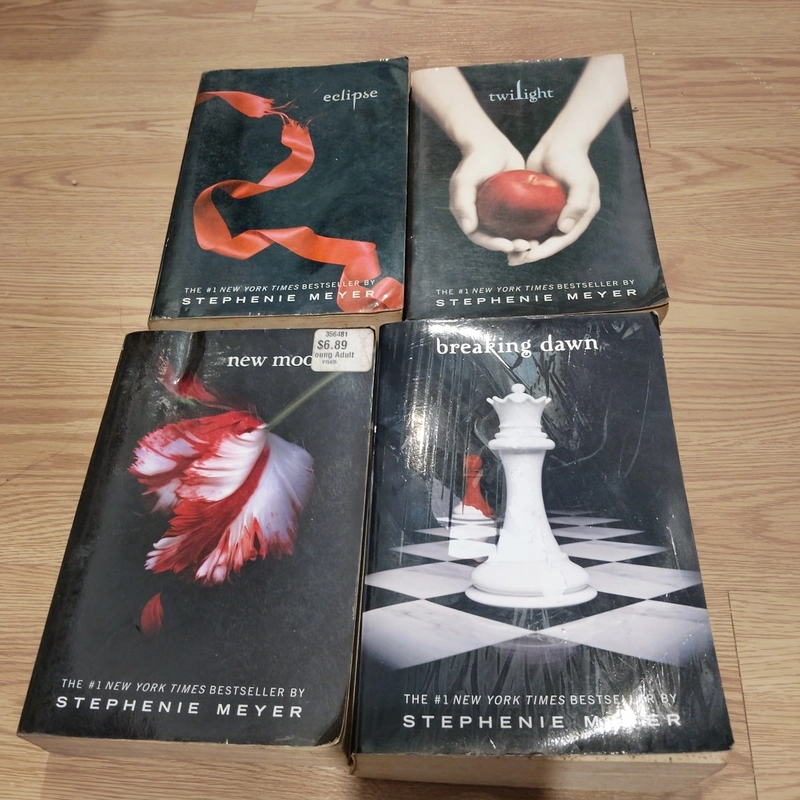 Bộ 4 cuốn Twilight - New Moon - Eclipse - Breaking Dawn tiếng Anh (Nhiều bìa) 518540