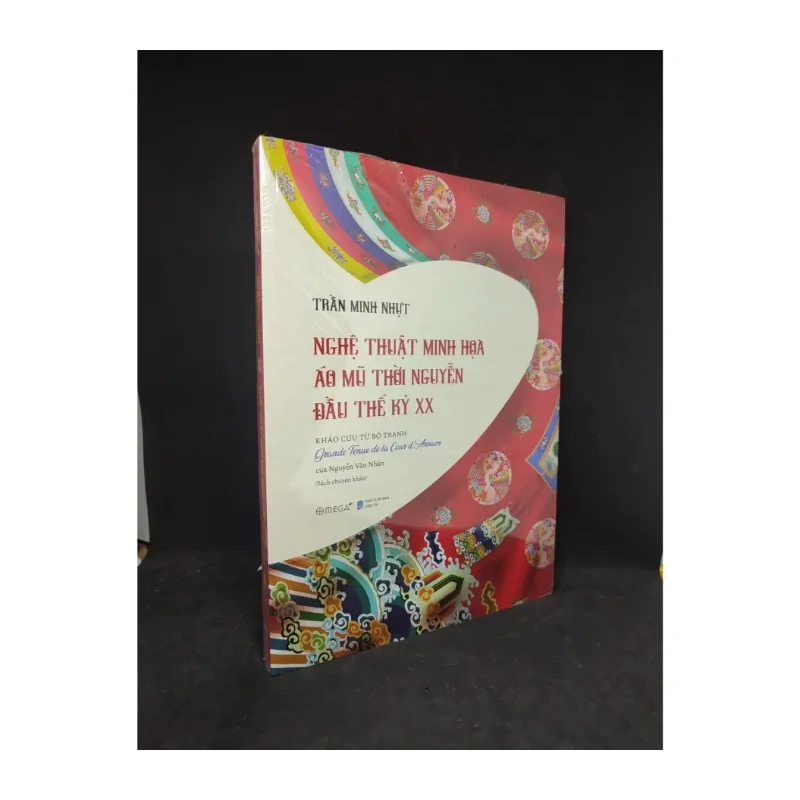 Nghệ thuật minh họa áo mũ thời Nguyễn đầu thế kỷ XX HCM 984831