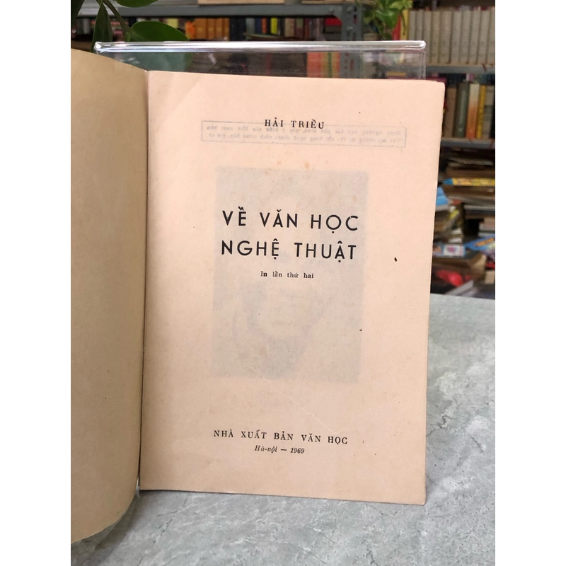 VỀ VĂN HỌC NGHỆ THUẬT 363135