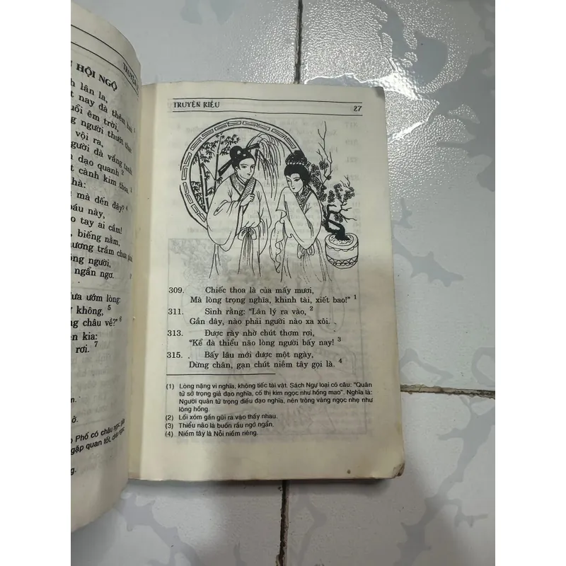 Truyện kiều 9x (sách có ẩm nhẹ) 719873