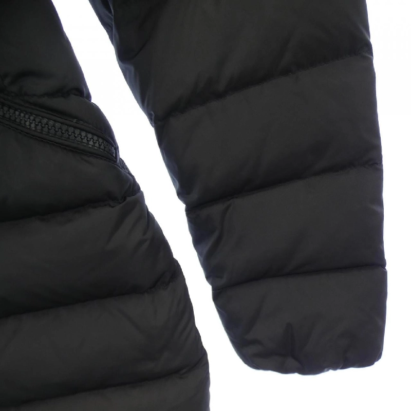 Áo khoác lông vũ MONCLER 637173