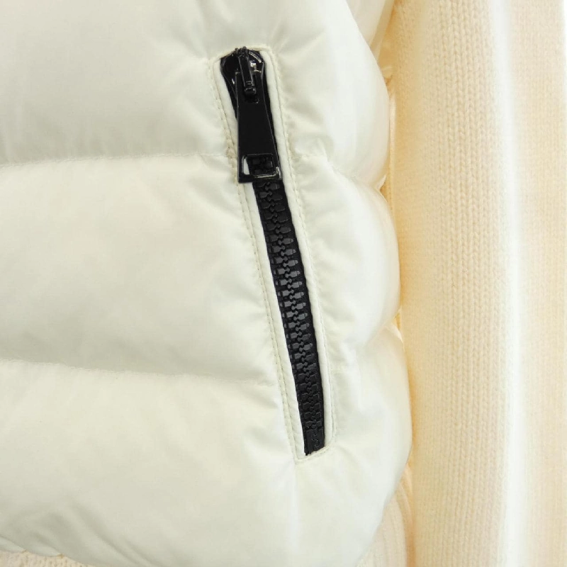 Áo khoác lông vũ MONCLER 638606