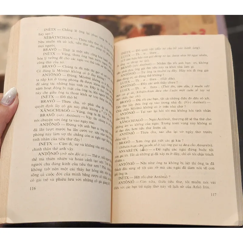 Tuyển kịch Bulgaria: NHỮNG BÔNG HOA ANH TÚC 715554