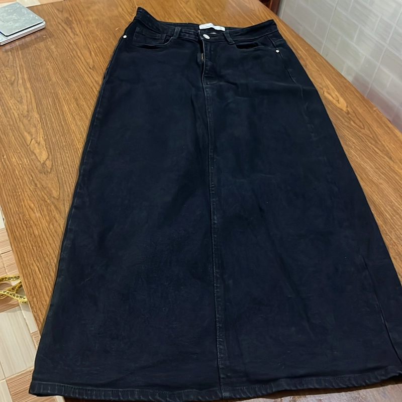 Váy jeans đen Zara - made in Cambodia 477189