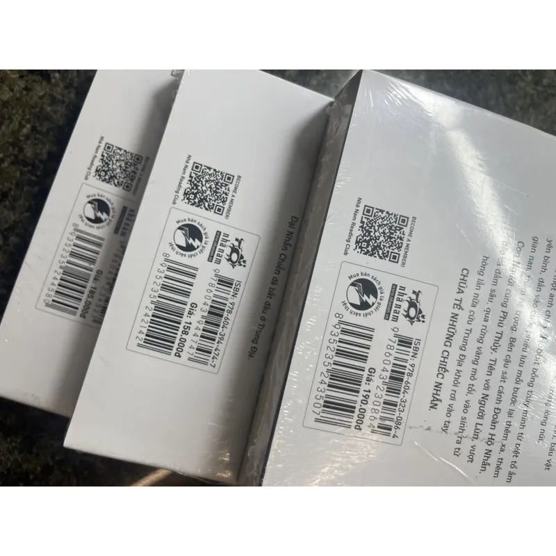 Bộ 3 cuốn Chúa tể những chiếc nhẫn J.R.R. Tolkien seal 674046