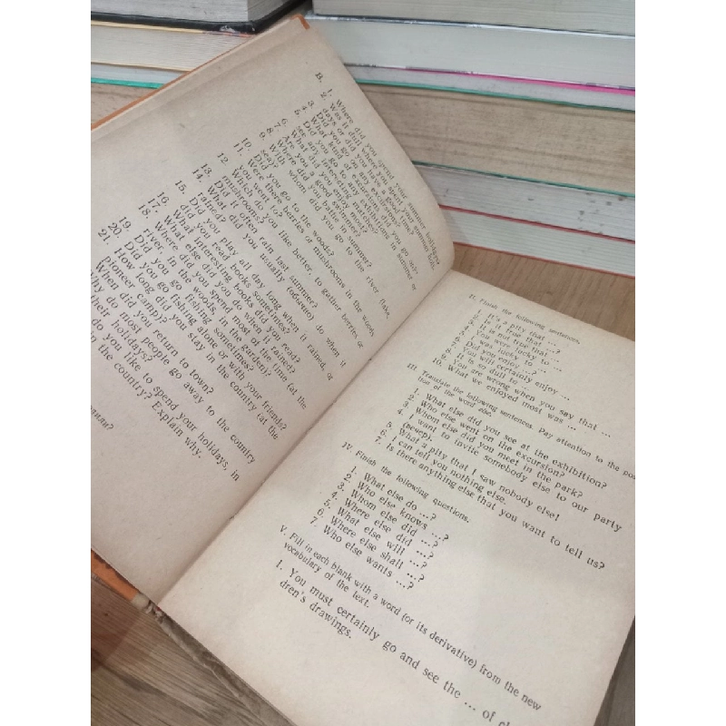 English - V. Gudz, E. Divinskaya 744883