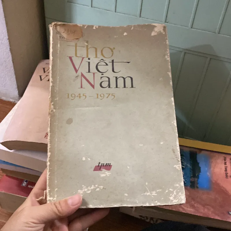 Thơ Việt Nam 1945-1975 755357