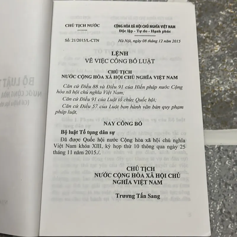 [Luật - chính trị] Bộ luật Tố tụng dân sự 2015 780088