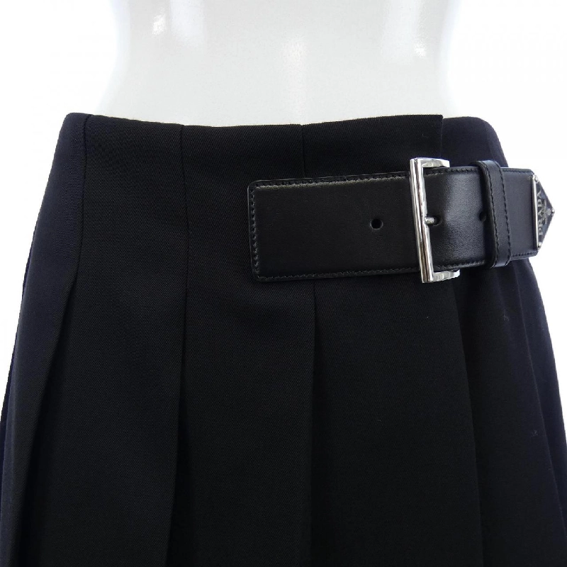 Chân váy logo tam giác PRADA P123UE S221 155E 649254