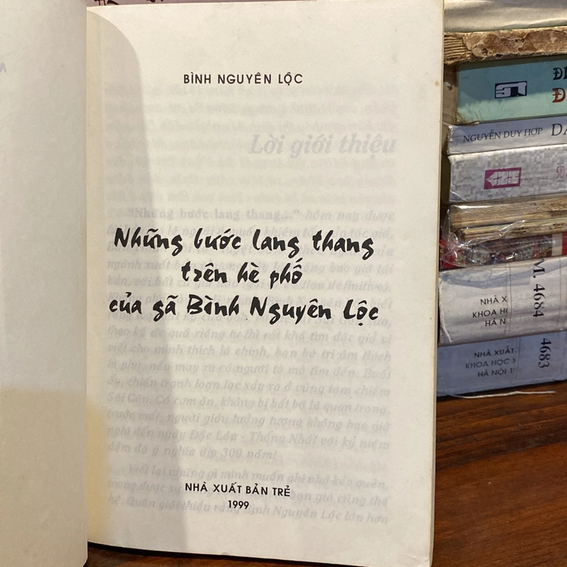 NHỮNG BƯỚC LANG THANG TRÊN HÈ PHỐ CỦA GÃ BÌNH NGUYÊN LỘC (XB 1999) 470383