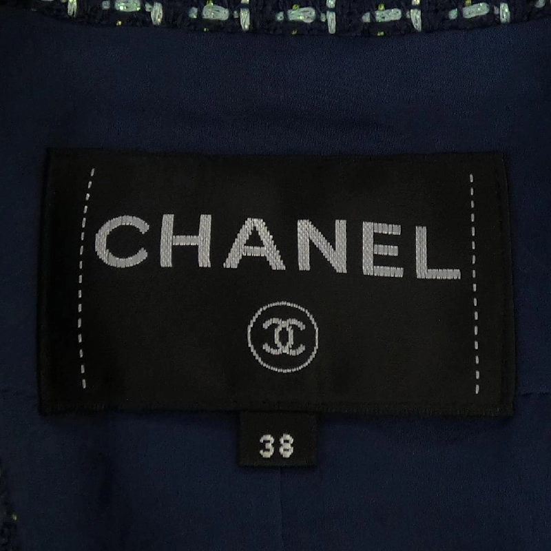 Áo khoác CHANEL P56043V38257 17P 630473