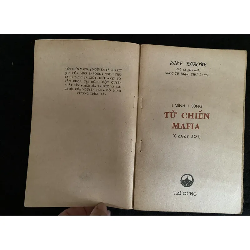 Tử Chiến Mafia (còn có tựa phụ là 1 mình 1 súng) của tác giả Mike Barone 1010579