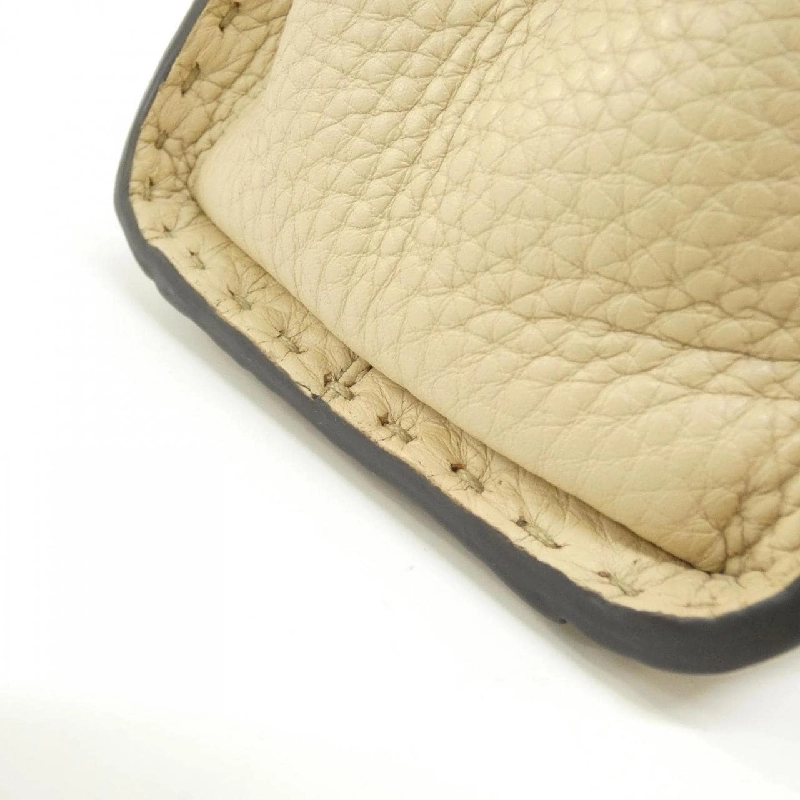 Túi Fendi SELERRIA Peekaboo Essentials 8BN302 A7TV 618674