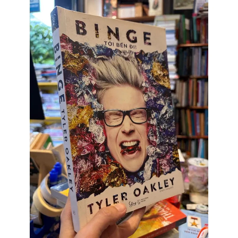 Binge tới bến đi - Tyler Oakley 689227