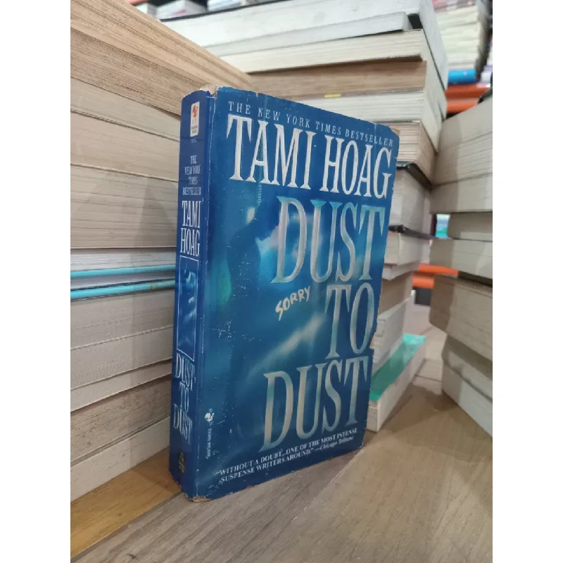 Dust to dust - Tami Hoag 704076